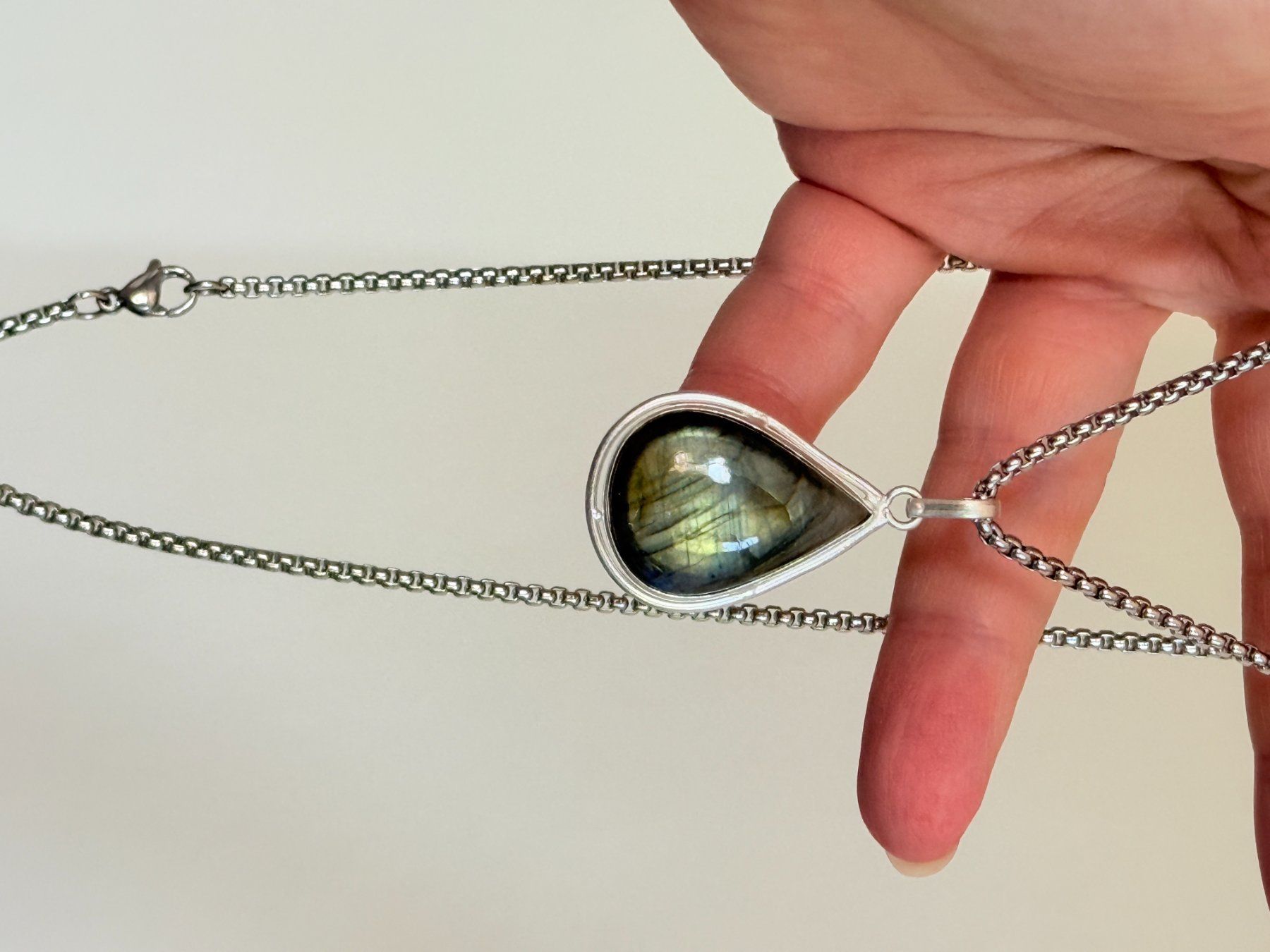 Catenine: Pendentif Labradorite  - Élégant & Unique – Nuovo e nell'imballaggio originale da Genève venduto da AWWA 9