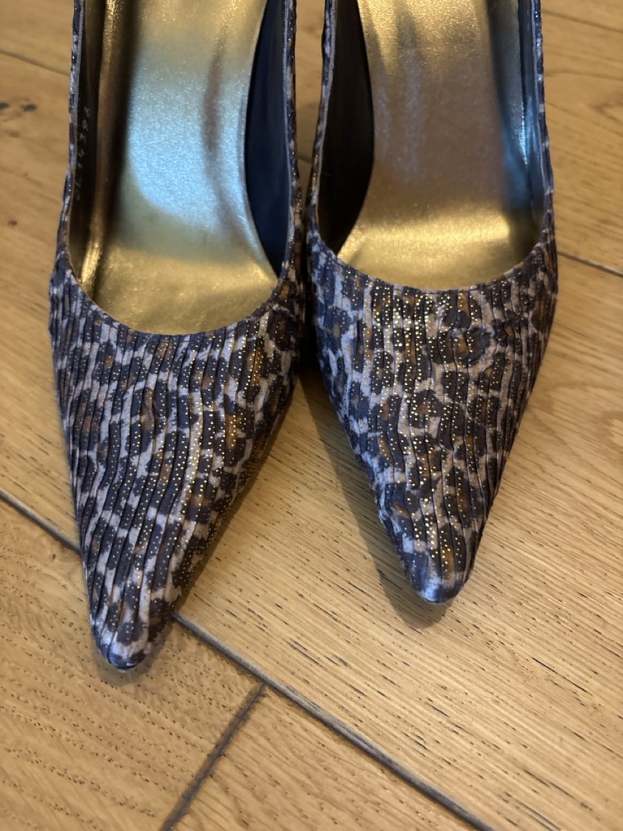 Stuart Weitzman Scarpe da donna: Stuart Whitman Heels 37.5 – Usato da Basel venduto da xia_wk9v 5