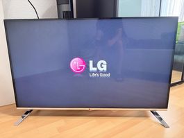LG Smart TV / Diagonale: 120cm