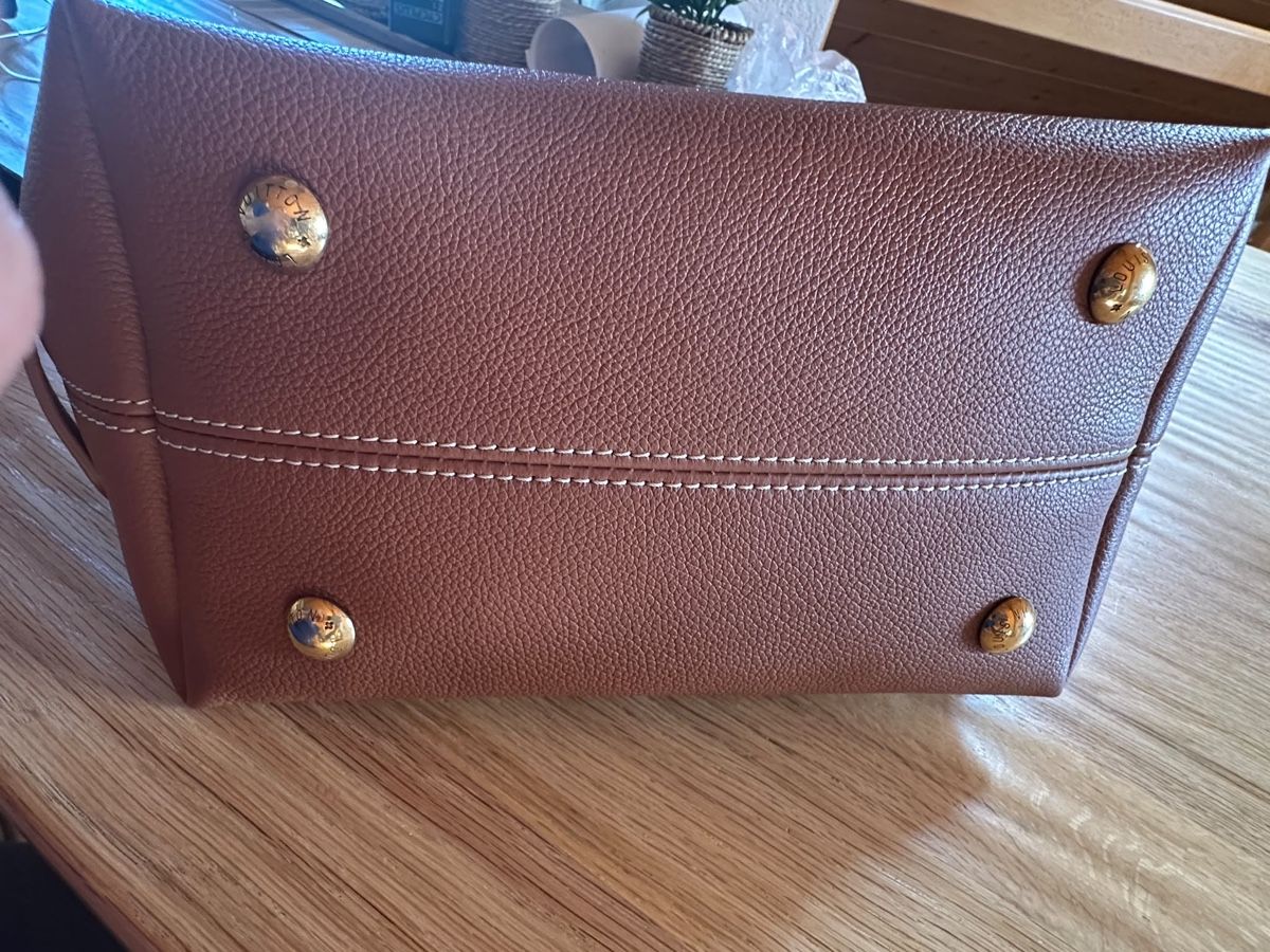 Louis Vuitton Borse da donna: Louis Vuitton, Low key hobo, Cognac – Usato da Bülach venduto da E_Di 1