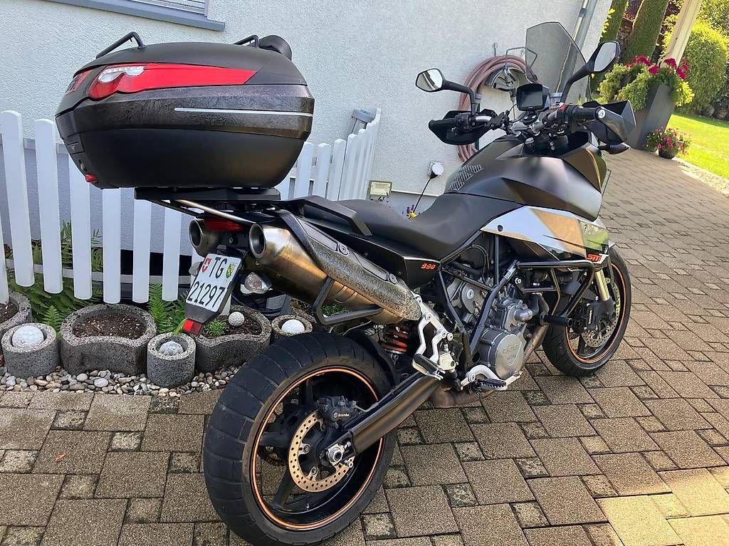 Strada: KTM 990 Supermoto T – Usato da Kradolf venduto da traksm 1
