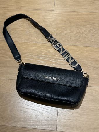 Elegante Valentino Umhängetasche - Zeitloser Chic!