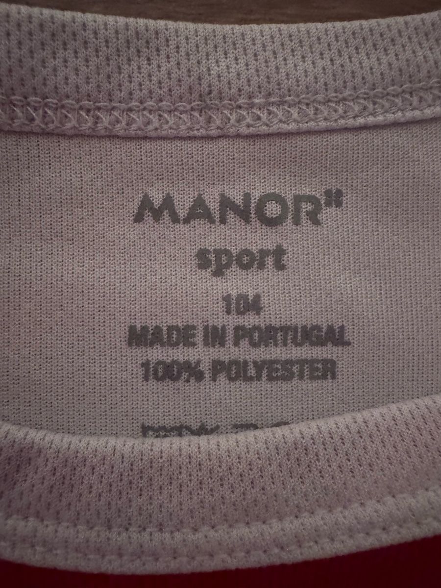 Scarpe, pantaloni & magliette da ginnastica: Maillot Suisse enfant T110 – Usato da St-Livres venduto da Cat_jess 1