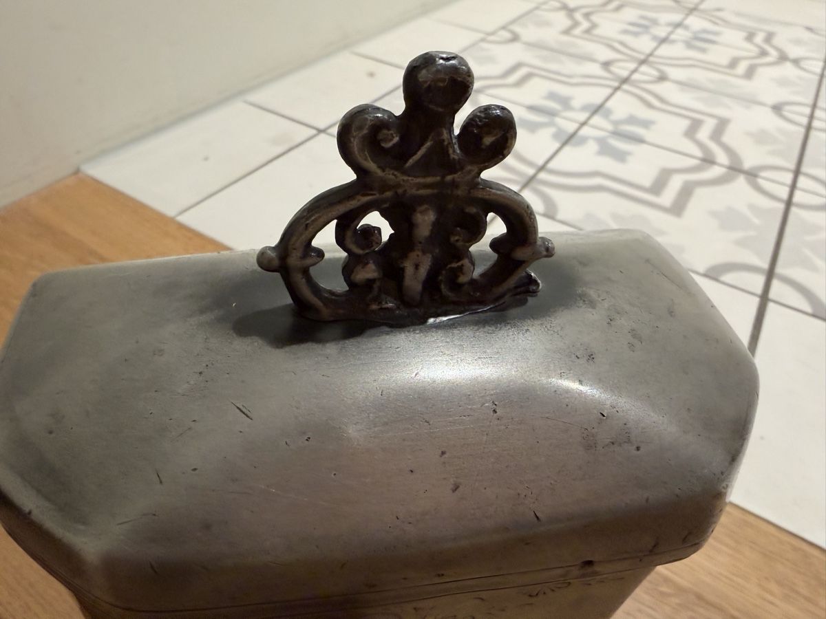 Stagni & Fontane ornamentali: Zinn Giessfass von 1773 – Usato da Wiedlisbach venduto da Fine-Arts 3