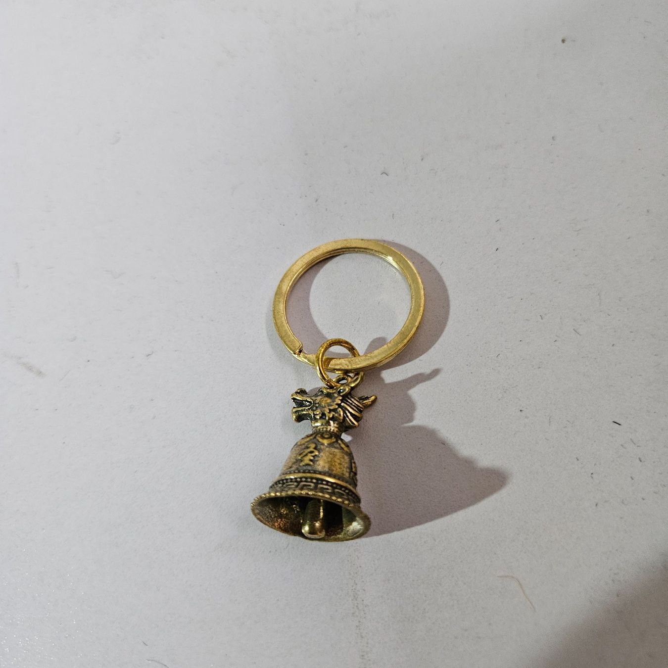 Campanacci mucche: Cloche mini dragon en laiton – Nuovo e nell'imballaggio originale da Vernier venduto da 19pigments 2