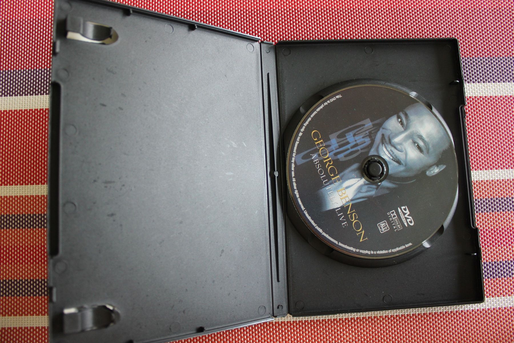 Alle DVDs: George Benson - Absolutely Live  [DVD] – Gebraucht aus Geroldswil von Schlumpfine1973 1