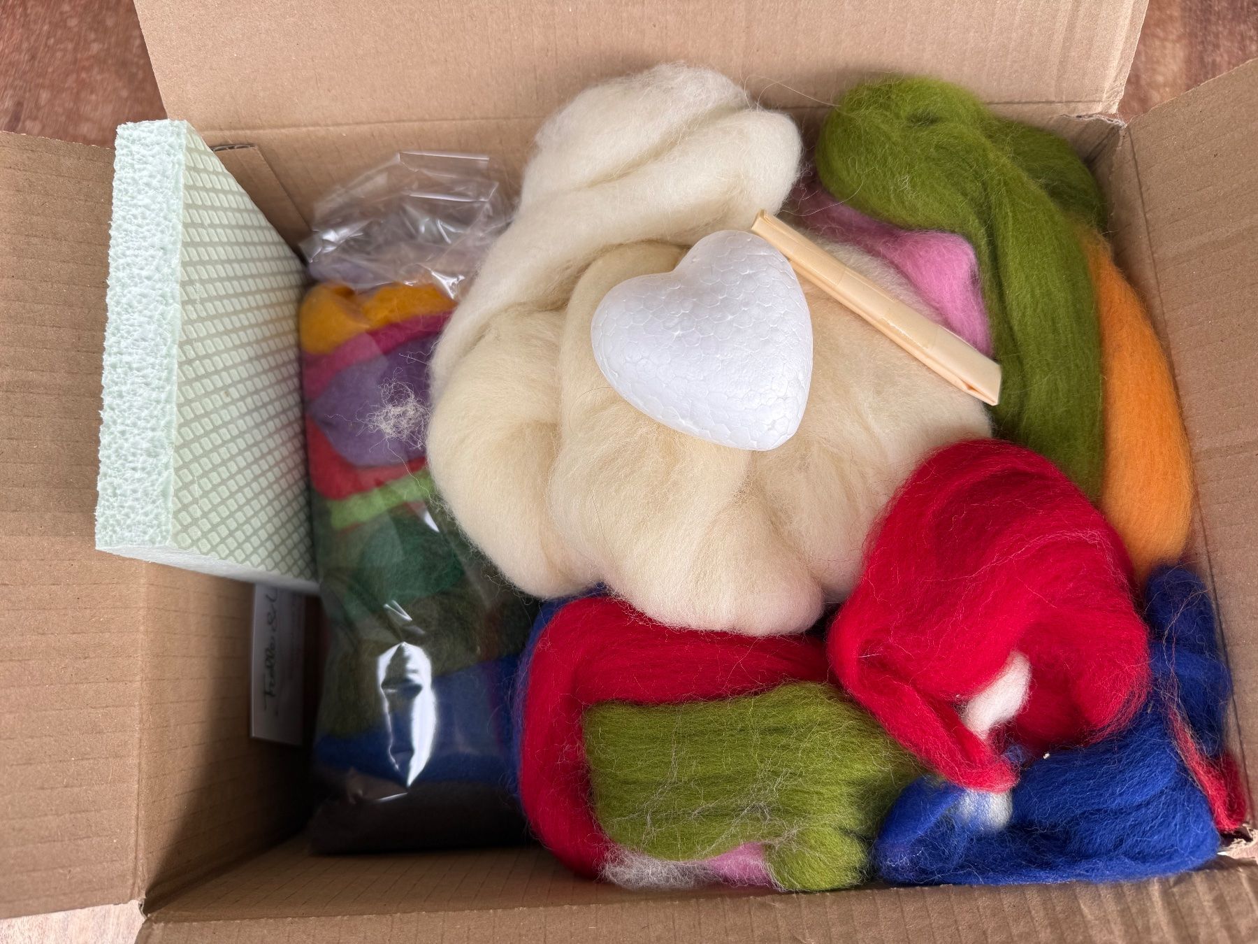 Kit bricolage: Filzen Komplettset mit Buch – Nuovo e nell'imballaggio originale da Saanen venduto da aom01 1