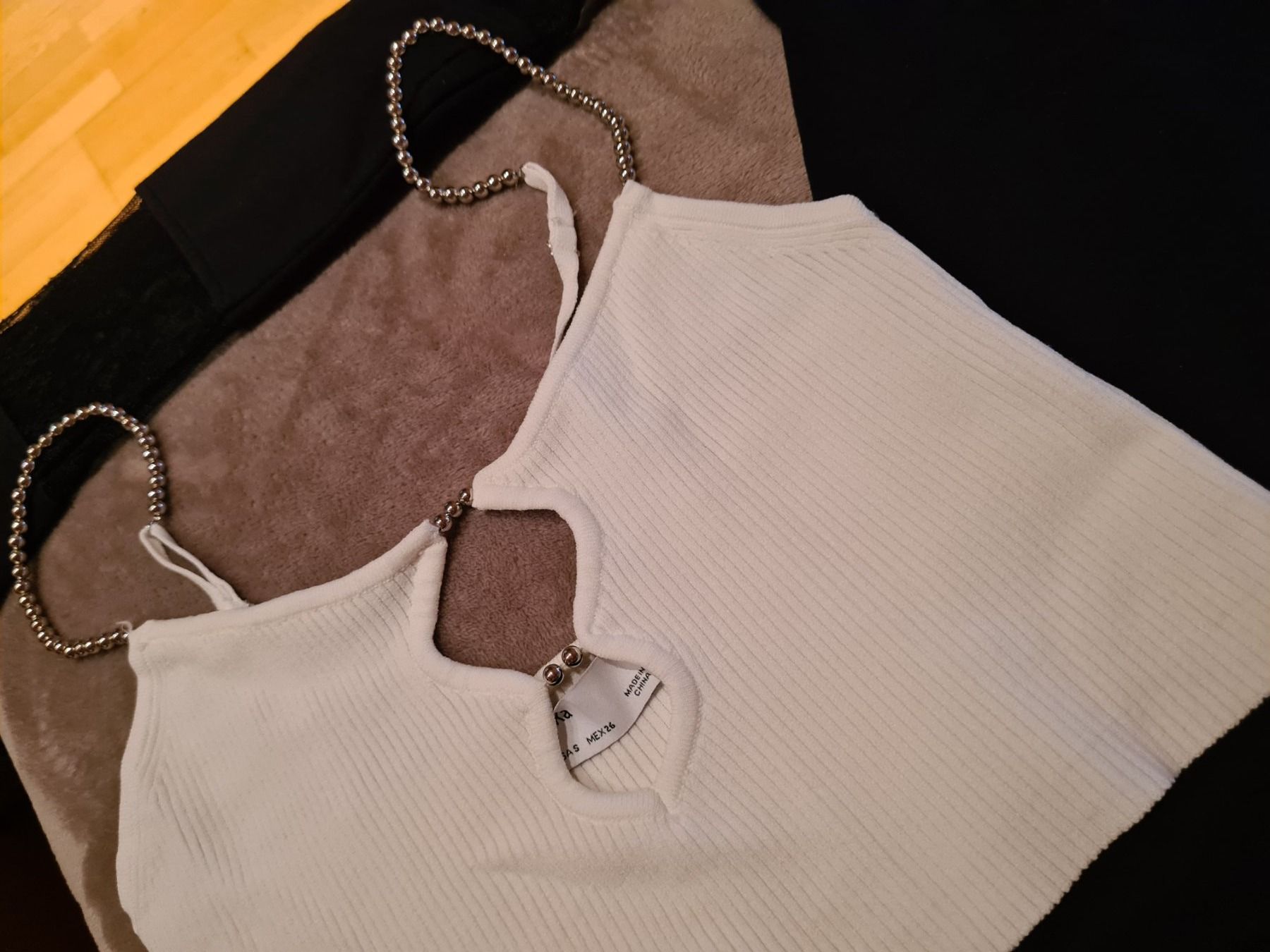 Kleiderpakete: Herziges Top  pulli mit deko Ärmeln und coole Shorts gr.36 – Gebraucht aus Ferden von jemyce 1