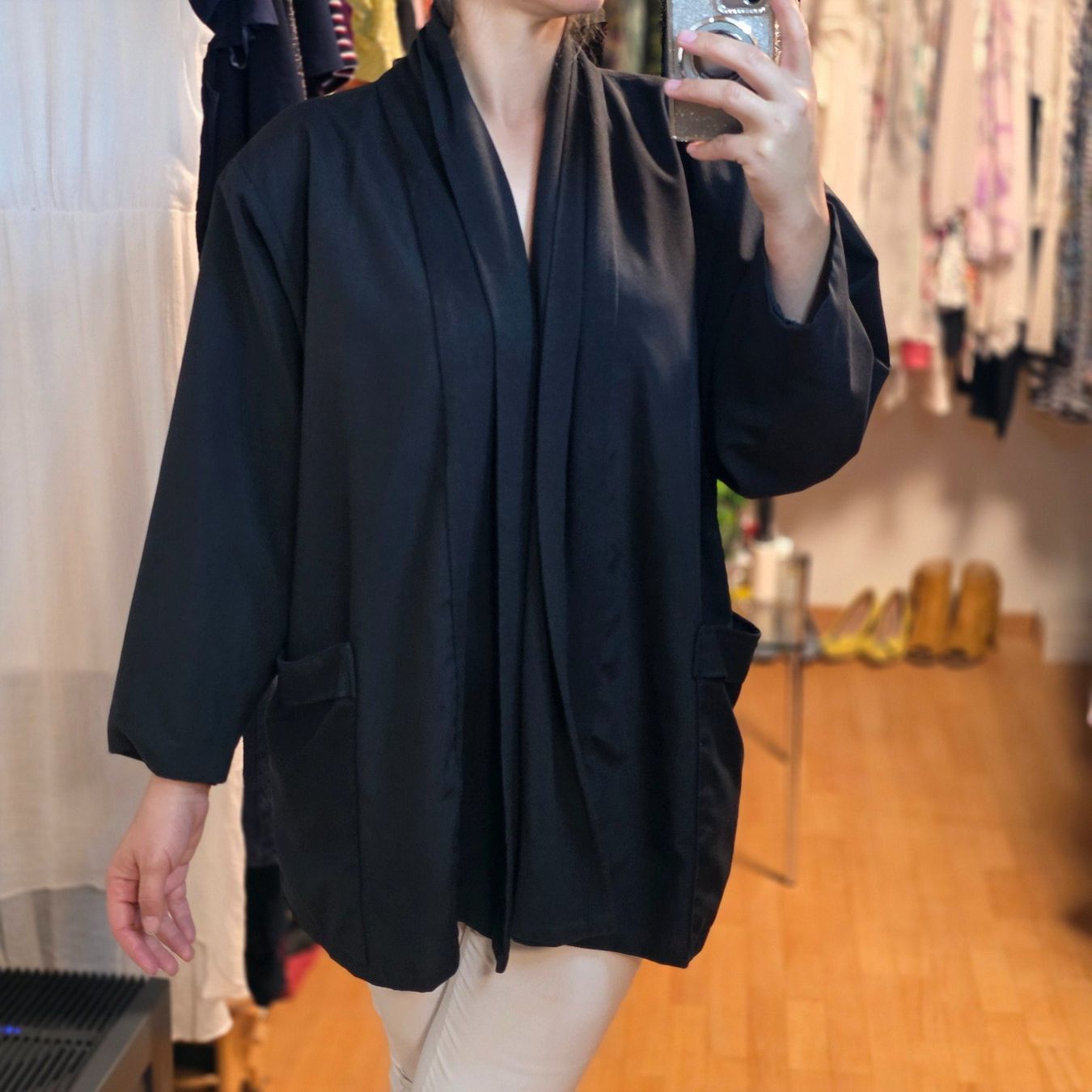 Giacche: Schwarze   Jacke mit Schulterpolstern 2XL – Usato da Wald ZH venduto da CapLux 1
