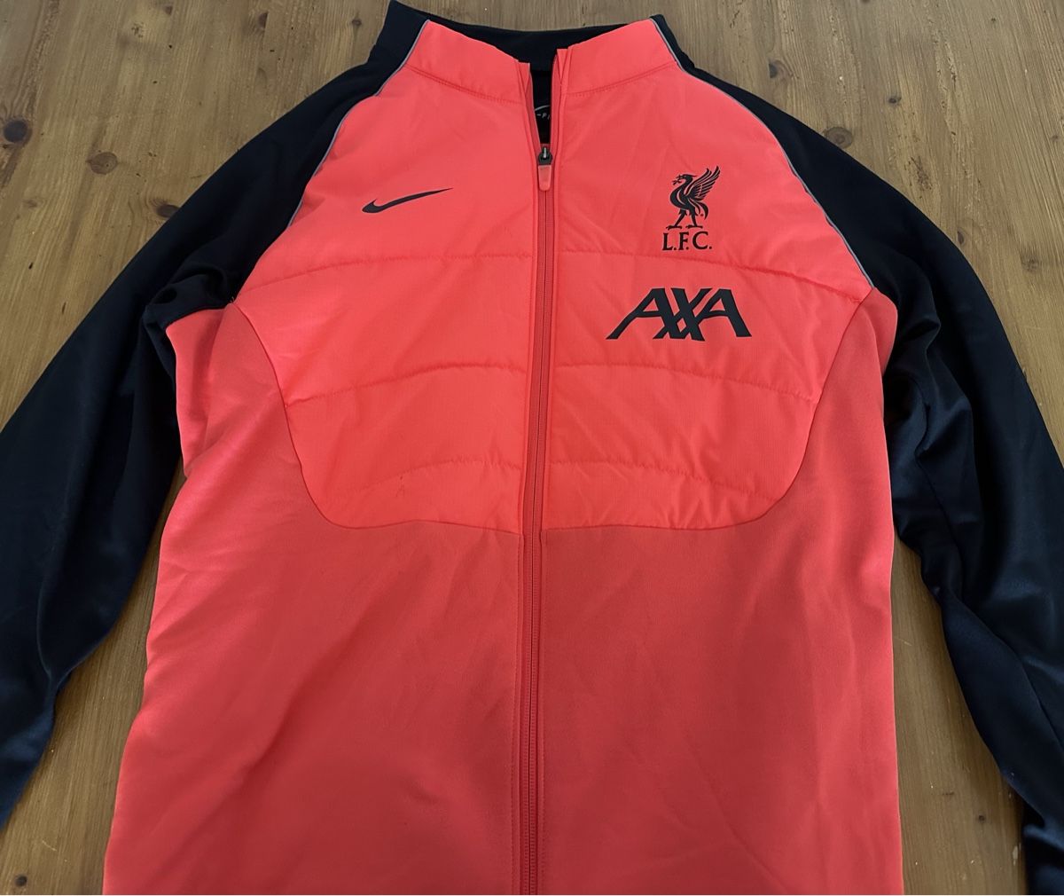 Nike Jacken: Liverpool Jacke – Neu (gemäss Beschreibung) aus Luterbach von r98