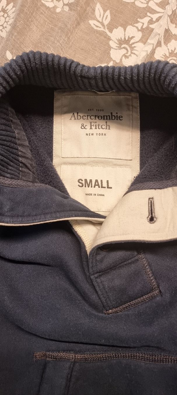 Maglioni & Felpe: A&F Pullover dunkelblau Grösse S – Usato da Dietikon venduto da CaymanoZH 1