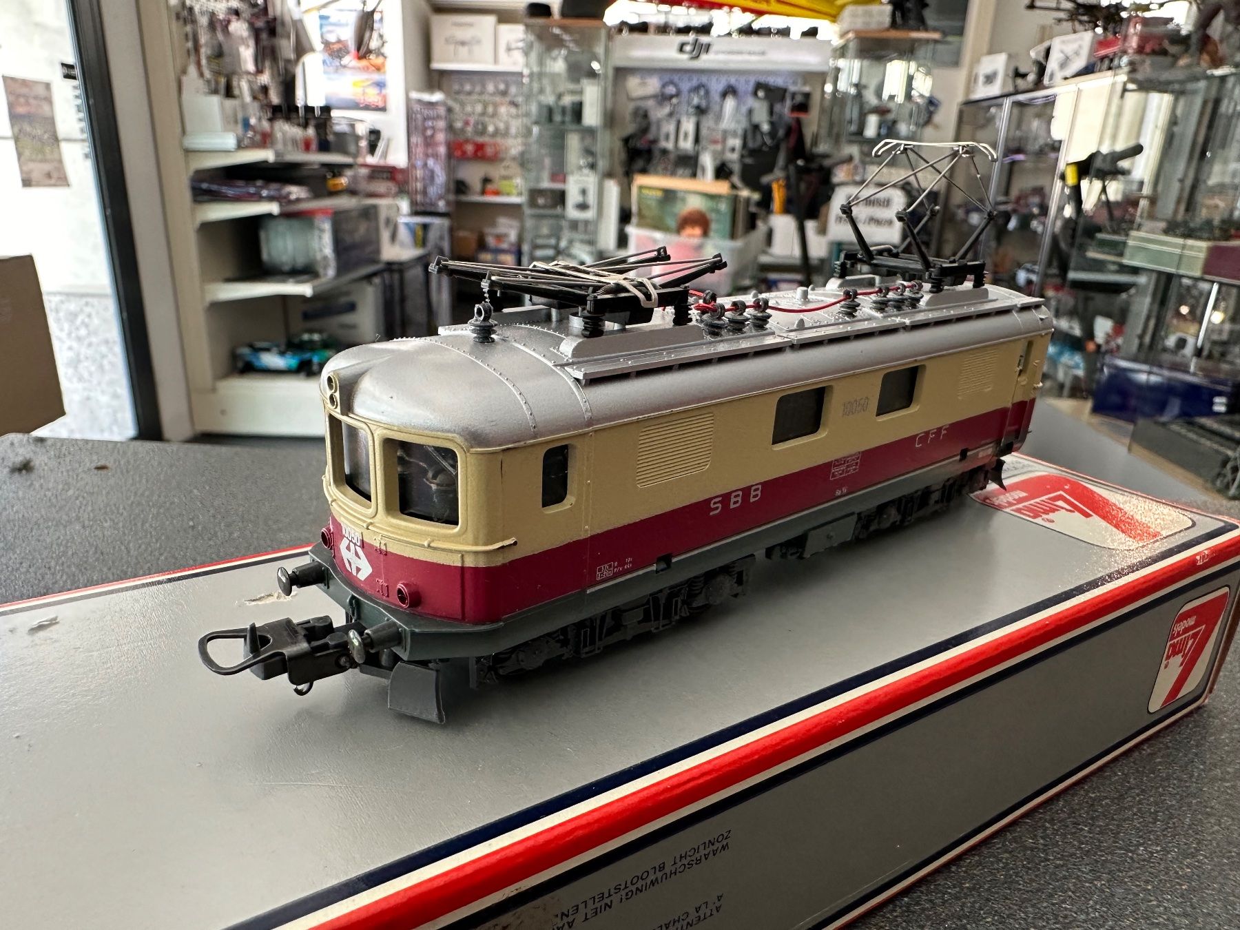Lima Modellini di ferrovie: NEW Lima H0 DC 4/4 SBB TEE 10050 – Usato da Chiasso venduto da Carrara-Modellismo 2