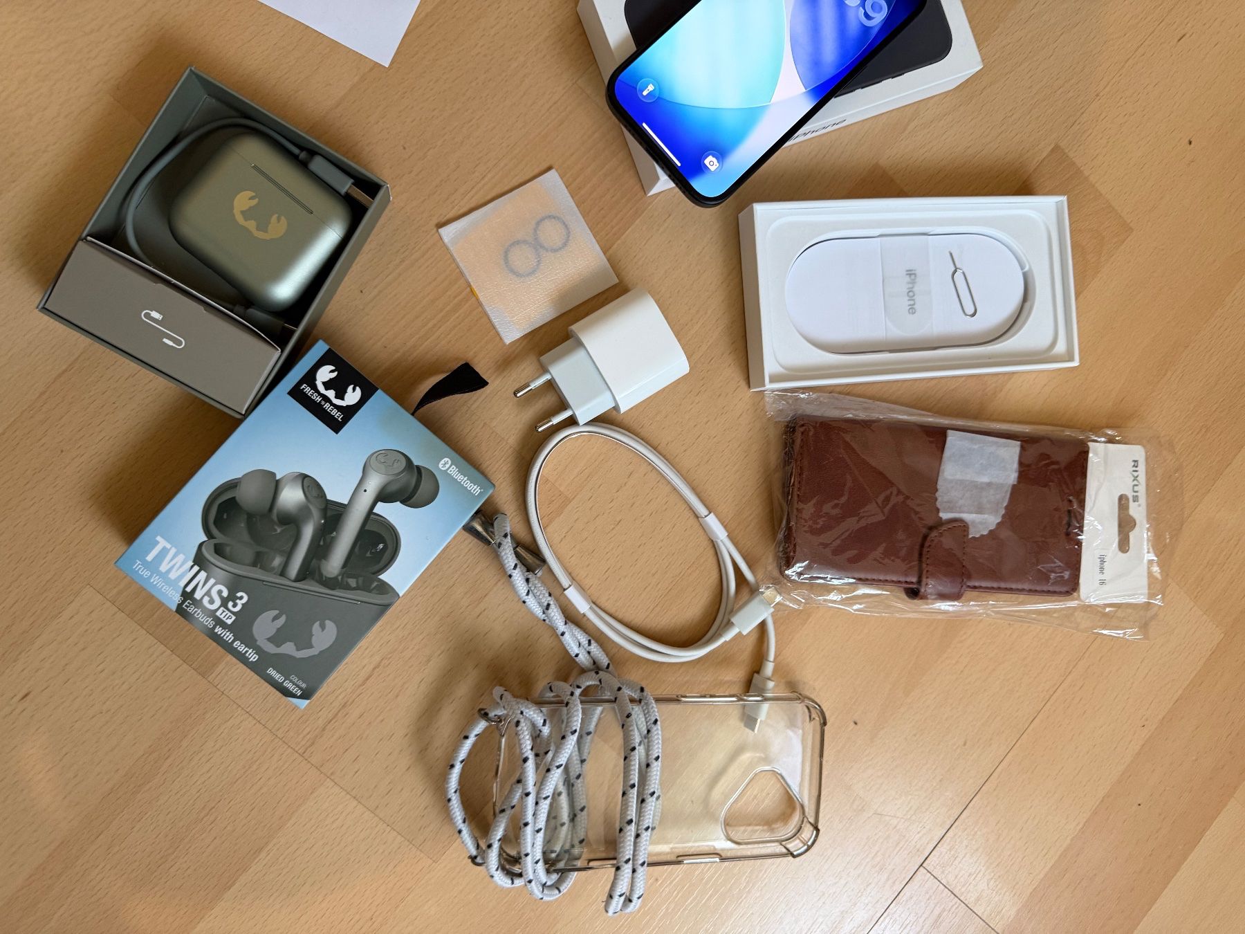 Apple Telefoni cellulari / Smartphones: Wie neu iPhone 16 128gb Black – Nuovo (secondo la descrizione) da Uznach venduto da enrico06 5