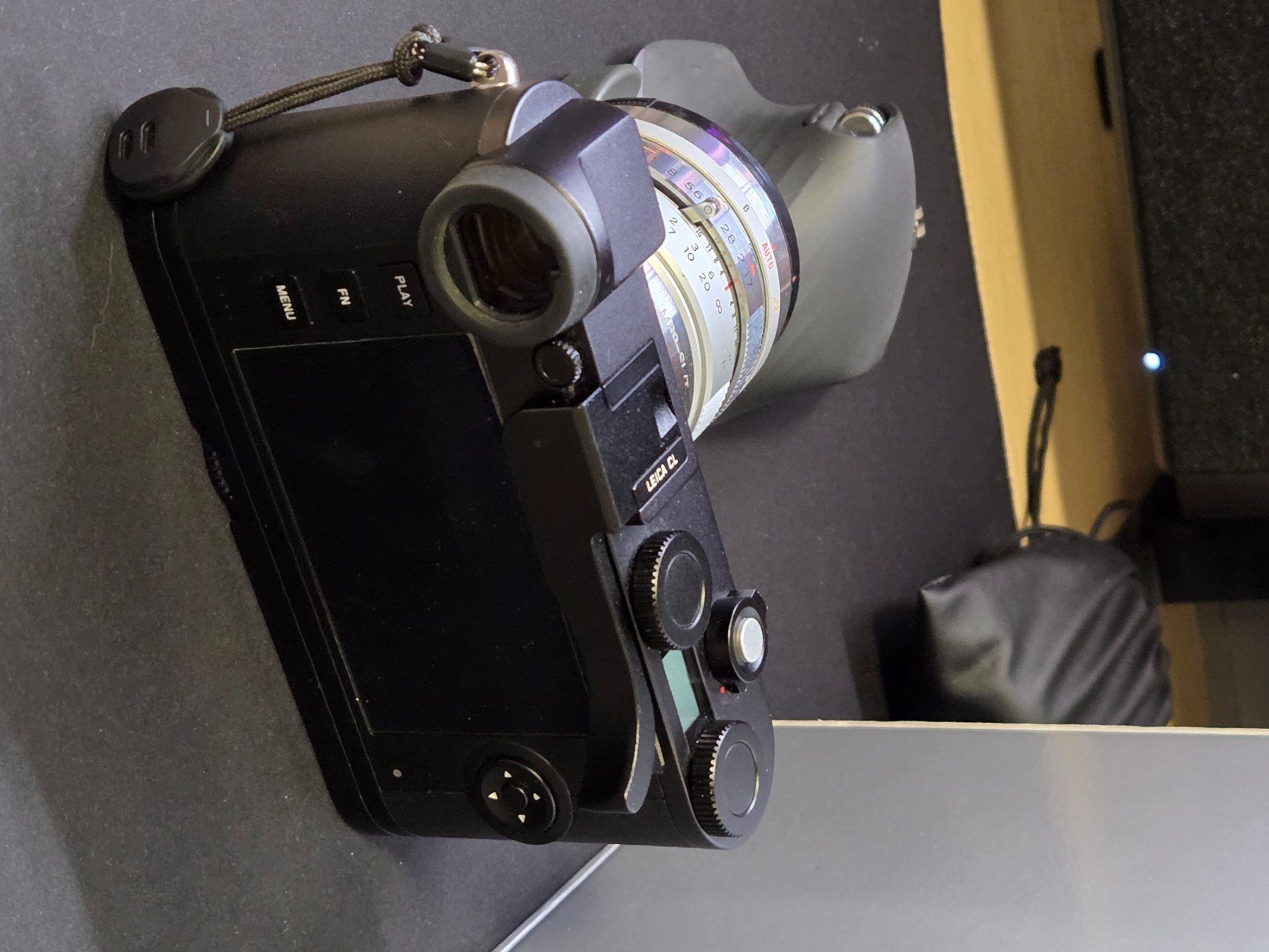 Leica Fotocamera: Leica CL mit GARANTIE – Usato da Zürich venduto da ric_wz68 2