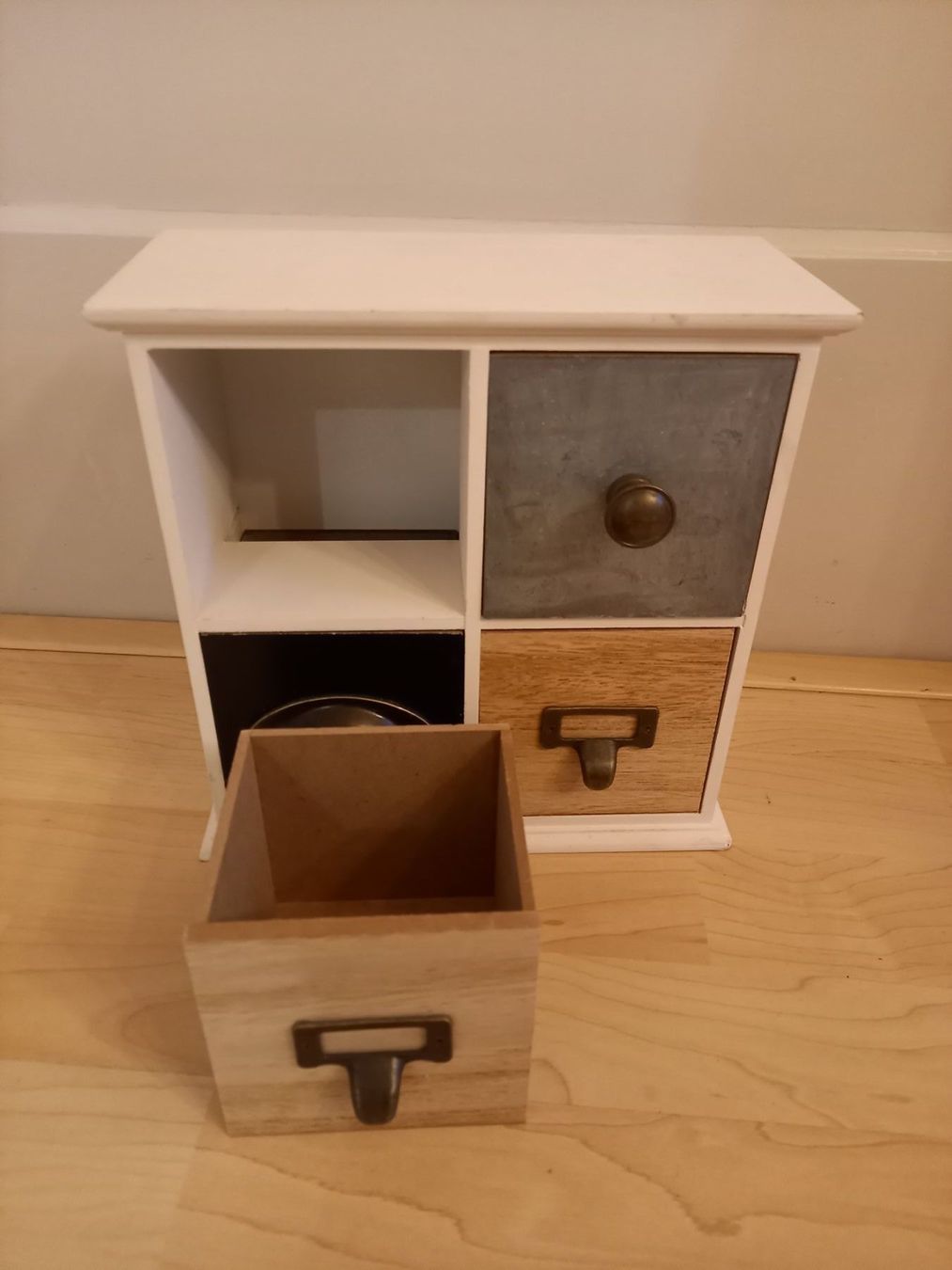 Sonstige Dekorationen & Accessoires: Box – Gebraucht aus Kreuzlingen von ng3 1