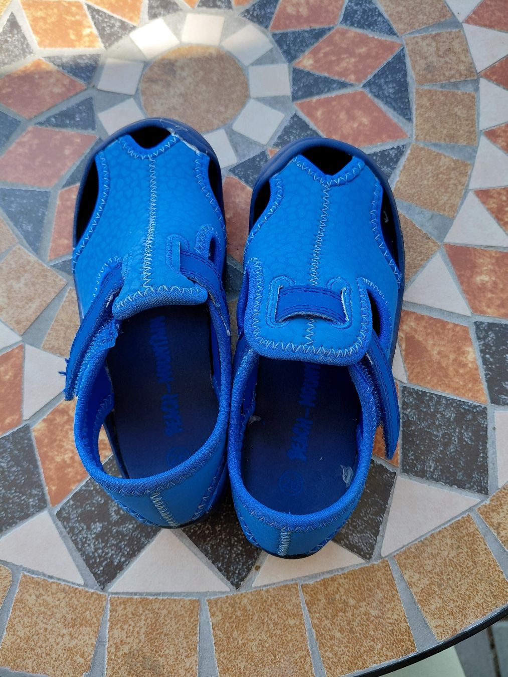 Scarpe per ragazzi: Badeschuhe Kinder – Usato da Mettlen venduto da mettlen03a