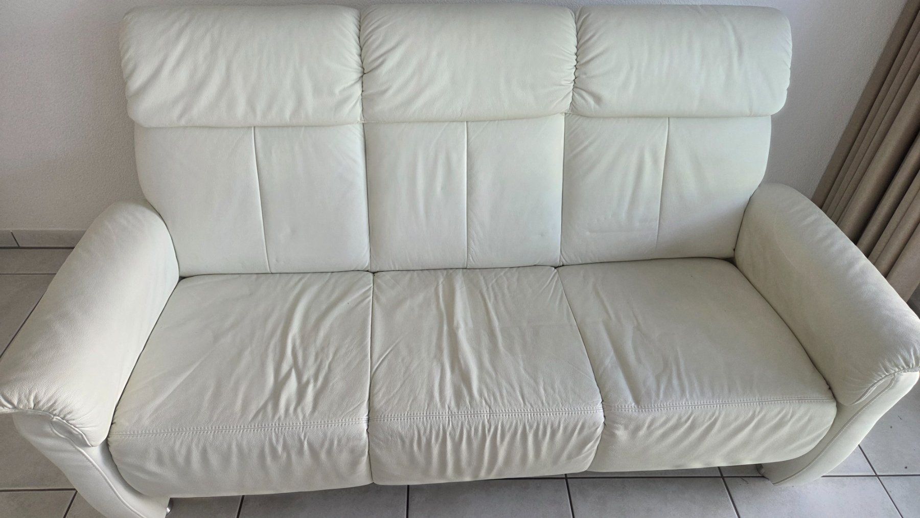 Sofas: Echtleder 3er Sofa Weiss B198xT90xH105 – Gebraucht aus Niederrohrdorf von Danse01