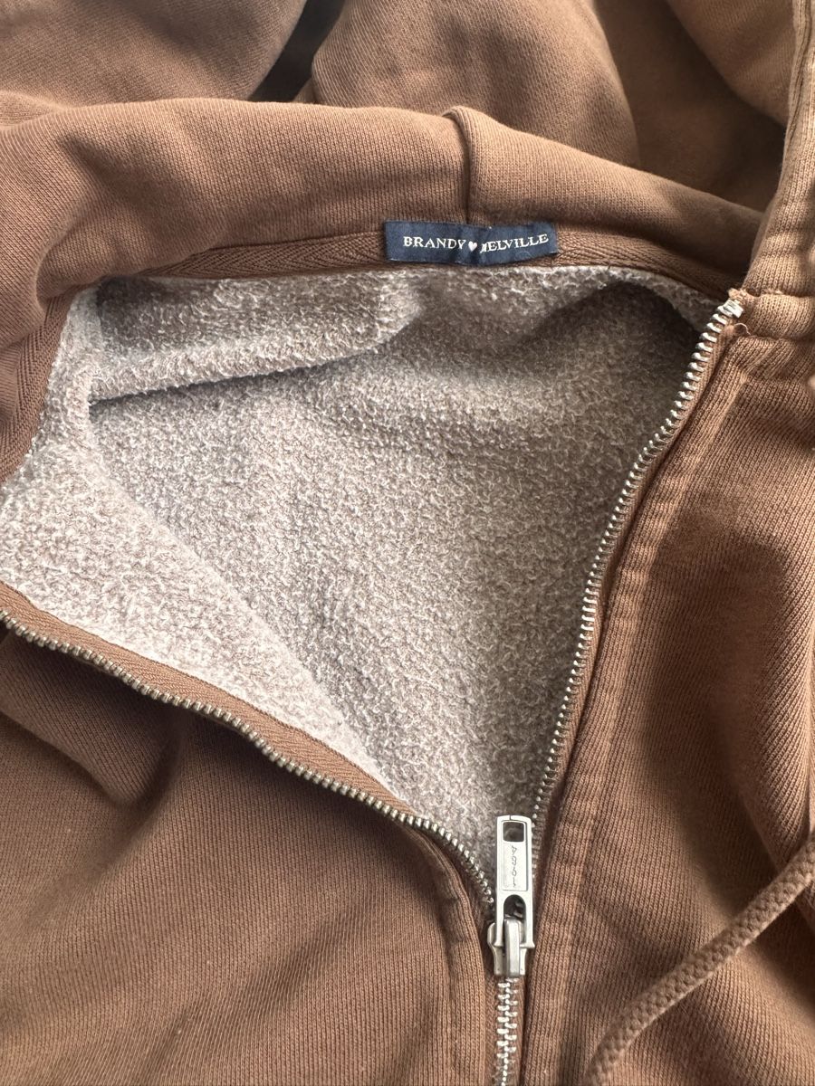 Brandy Melville Maglioni & Felpe: Brandy Melville Zip up hoodie – Nuovo (secondo la descrizione) da Baden venduto da psc_tbw2 1