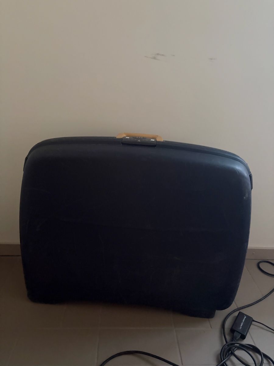 Valises de voyage: Large suitcase  – D'occasion à Schlieren par mor_7tc6