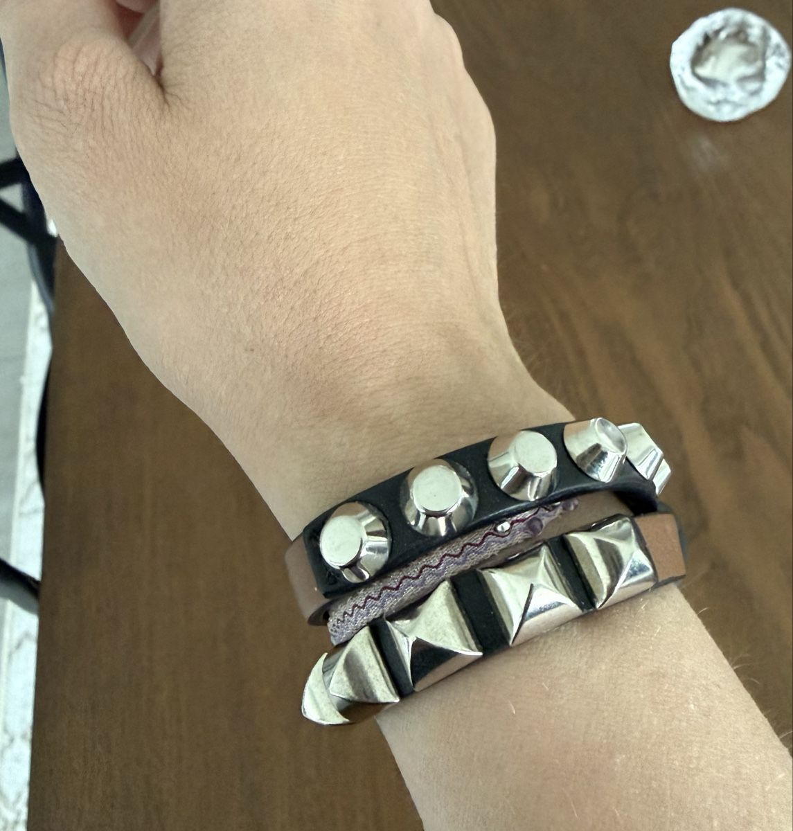 Prada Bracciali & Braccialetti: Prada Armband  – Nuovo (secondo la descrizione) da Davesco-Soragno venduto da tin_6xjv 1