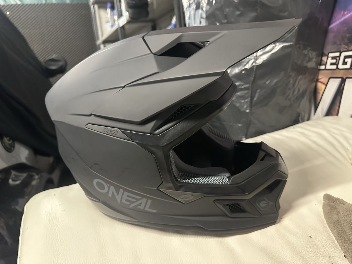 Caschi & visiere: Motocross Helm O’Neal – Nuovo (secondo la descrizione) da Innerberg venduto da Brabus81