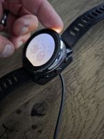 Sportuhr mit Ladekabel voll funktionsfähig Display löst sich