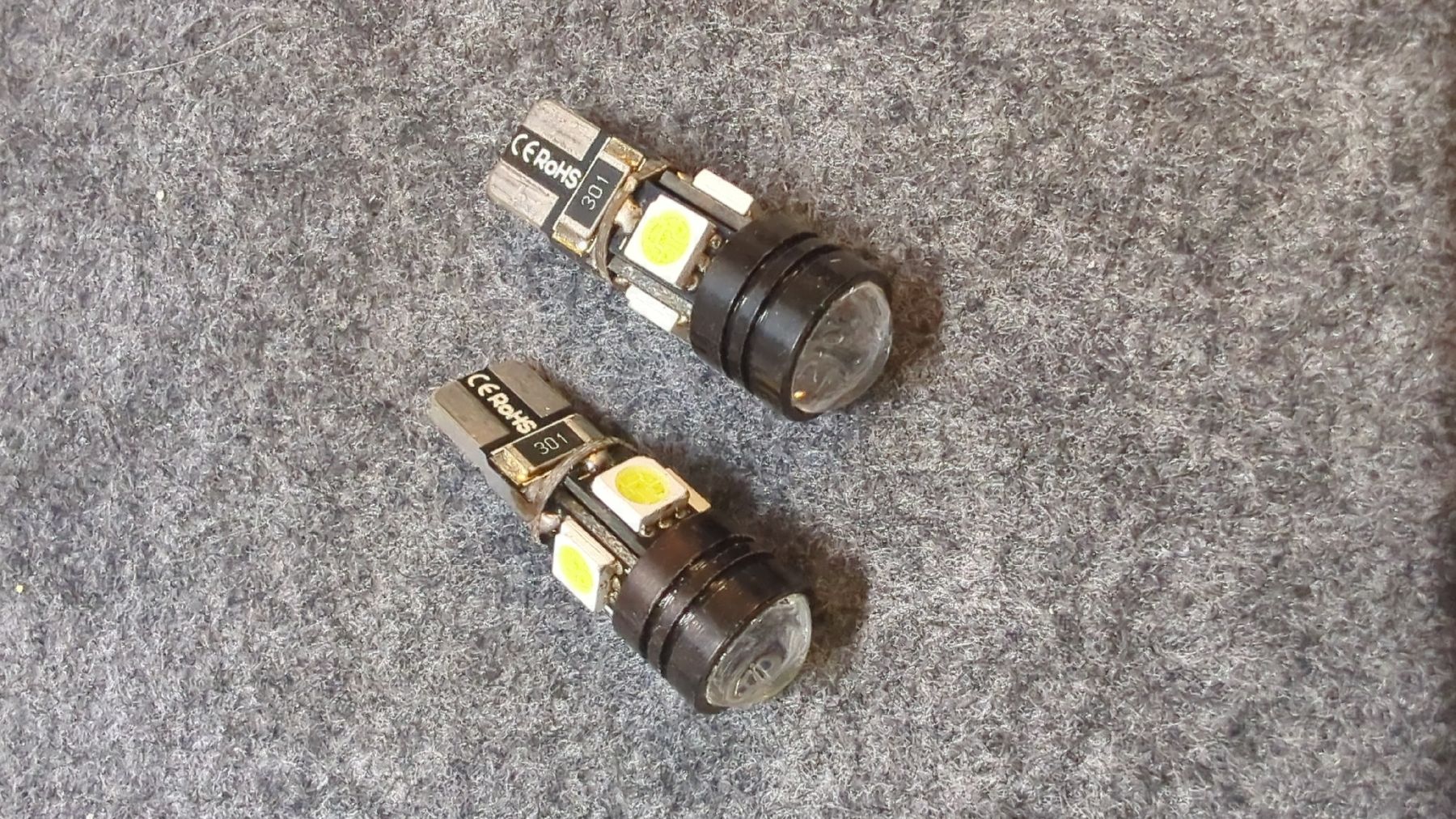 Lampade: 2x LED Lampe T10 mit CAN-Bus Widerstand  – Usato da Eisten venduto da manuel.furrer 1