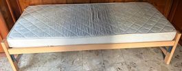 Lit simple bois + matela utilisé bon état 190 cmx90 cm