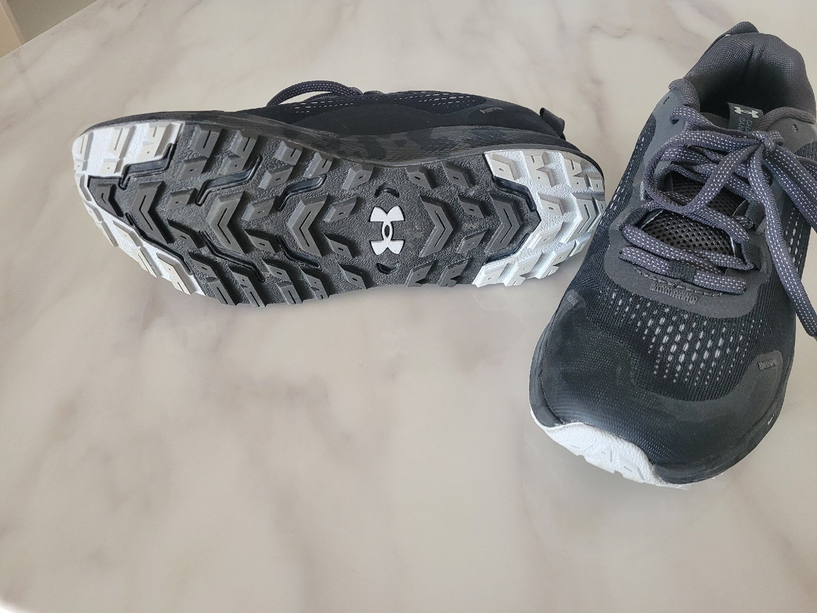 Under Armour Scarpe da uomo: Under Armour Schuhe Charger Gr. 38 – Nuovo (secondo la descrizione) da Beinwil am See venduto da dca_vg5p 2