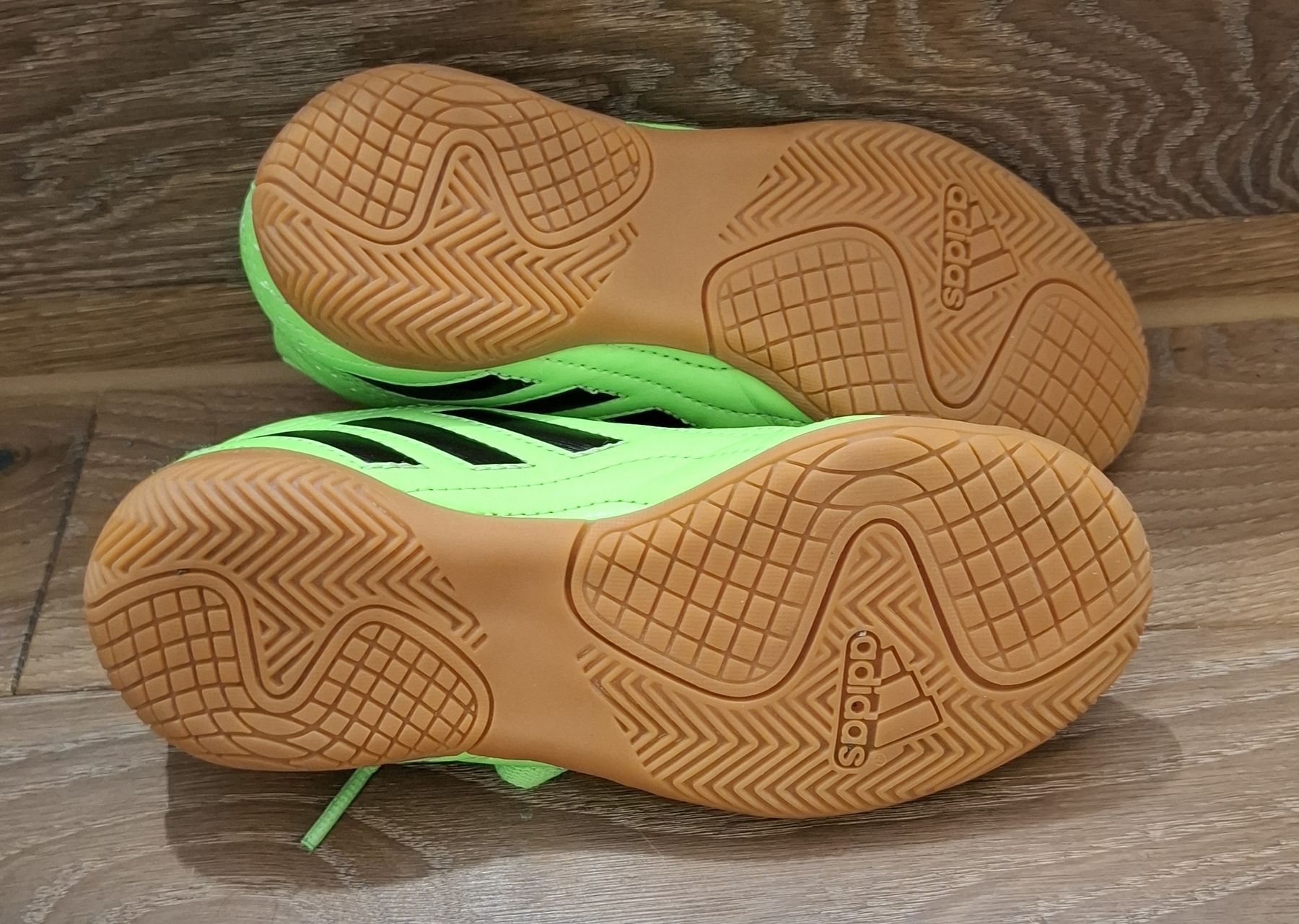 Adidas Scarpe per ragazzi: Hallenschuhe Adidas 30 – Usato da Alpthal venduto da Ing3_rid 1