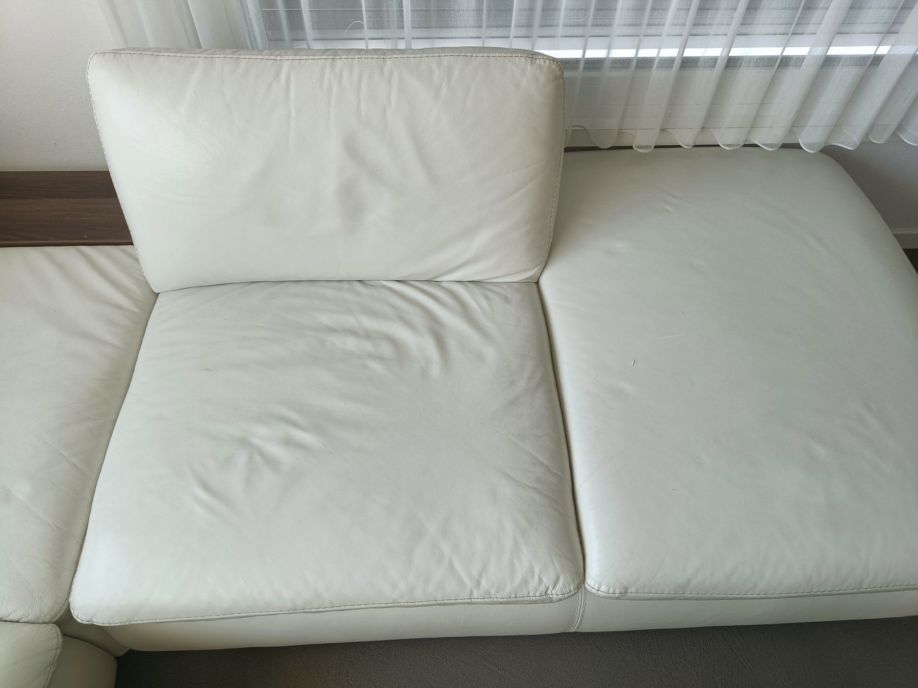 Sofas: Weisses Ledersofa – Gebraucht aus Niederglatt ZH von Marcj 2