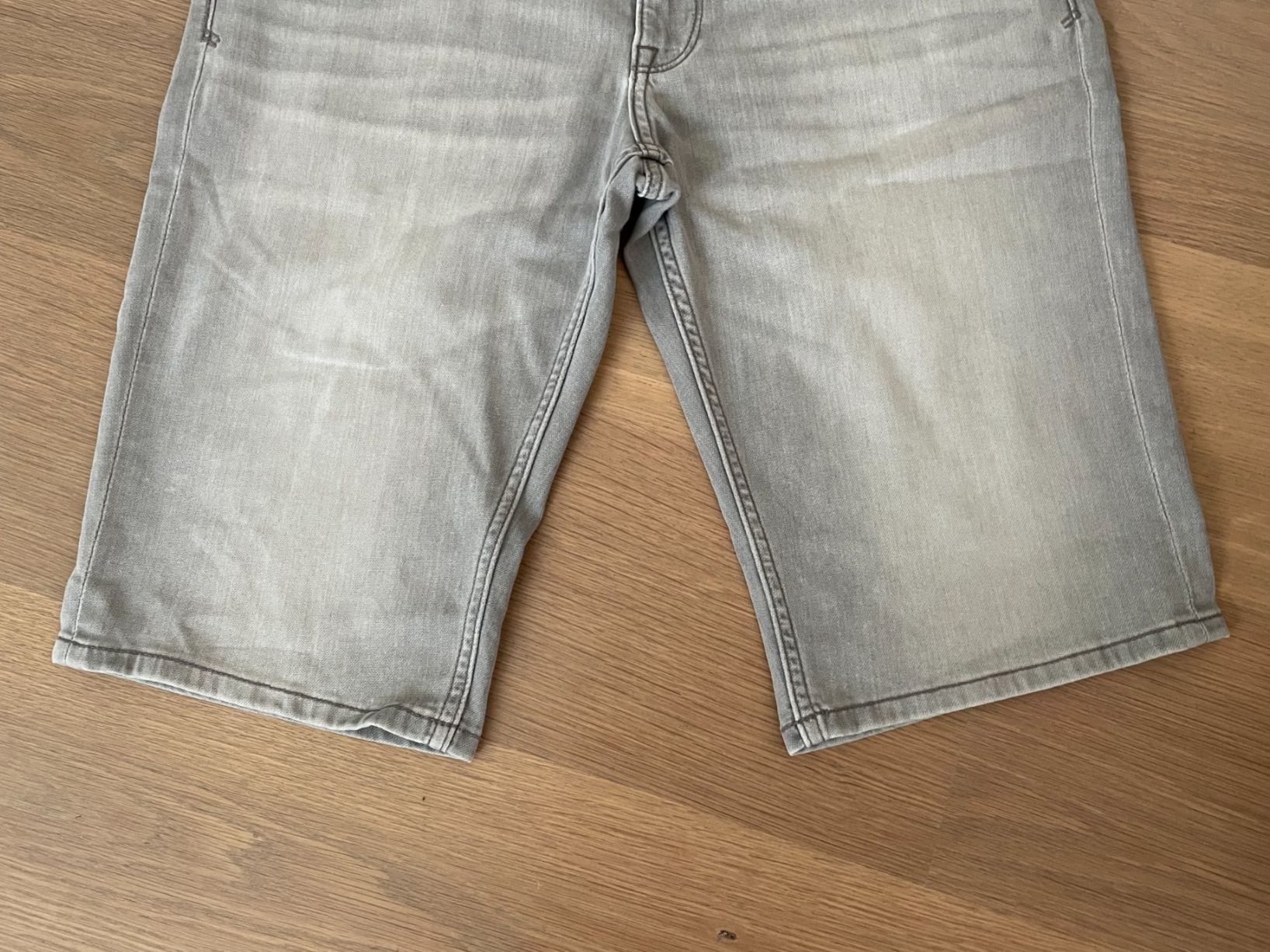 S.Oliver Jeans: S.Oliver Herren Jeans Shorts, grau, Gr. 34 – Gebraucht aus Rüschlikon von user999 2