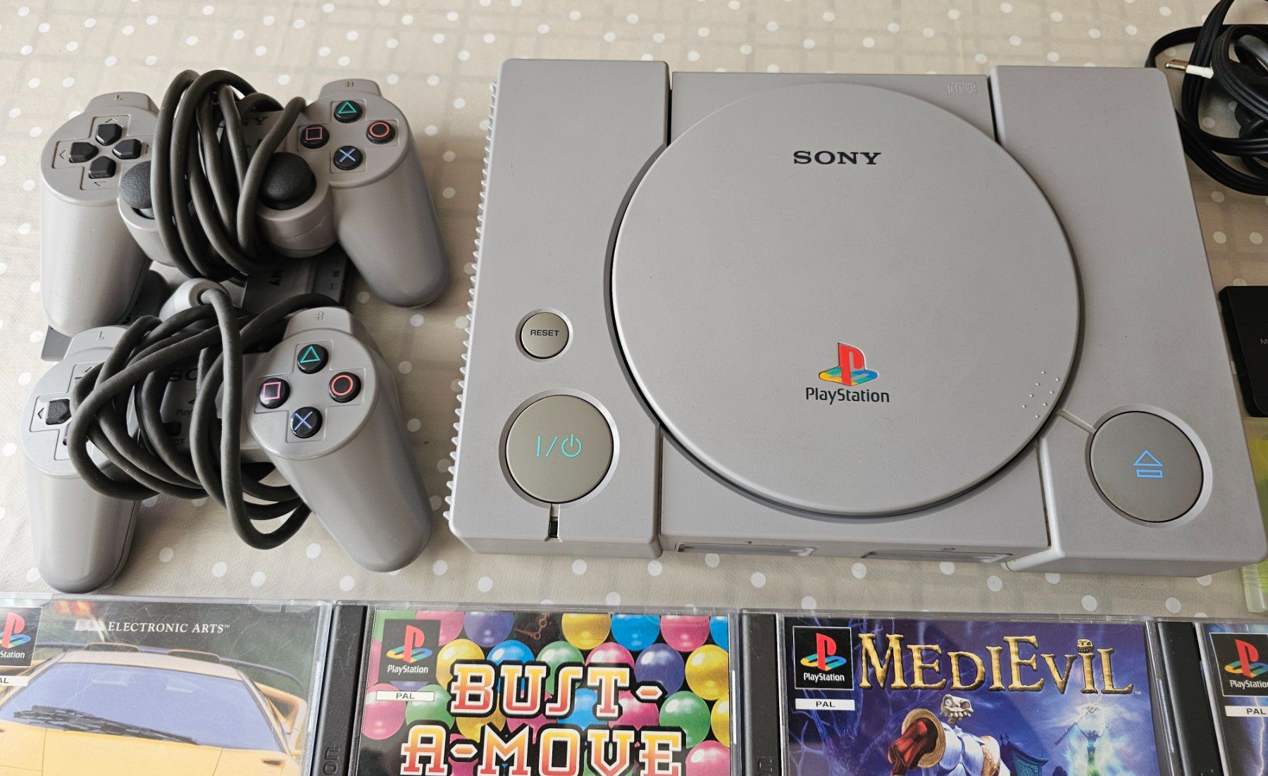 Sony Consoles: PS1 + Jeux – D'occasion à Yverdon-les-Bains par dsamven 1