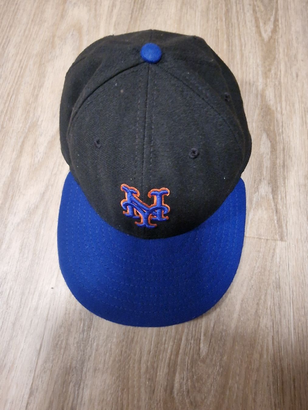 Altro in  Abbigliamento & Accessori: 4 Caps zu verkaufen 2 Fullcap (59.6) 2 Normal – Usato da Seftigen venduto da bendzsy91 2