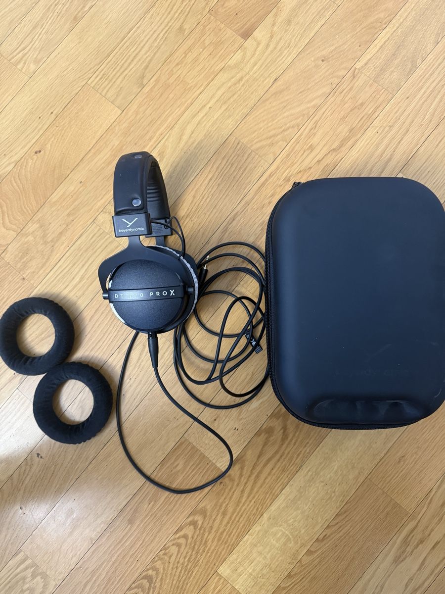 Beyerdynamic Kopfhörer: Kopfhörer Beyerdynamic DT 770 PRO mit Tasche – Neu (gemäss Beschreibung) aus Winterthur von csimmux
