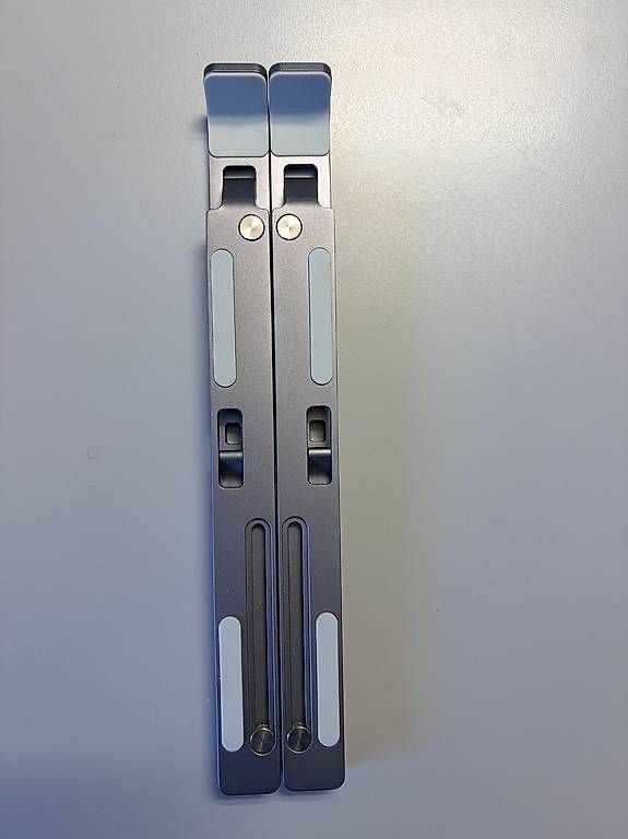 Racks & Cavalletti: Support pliable réglable pour ordinateur portable, aluminium – Usato da Collombey venduto da malik.bkn 1