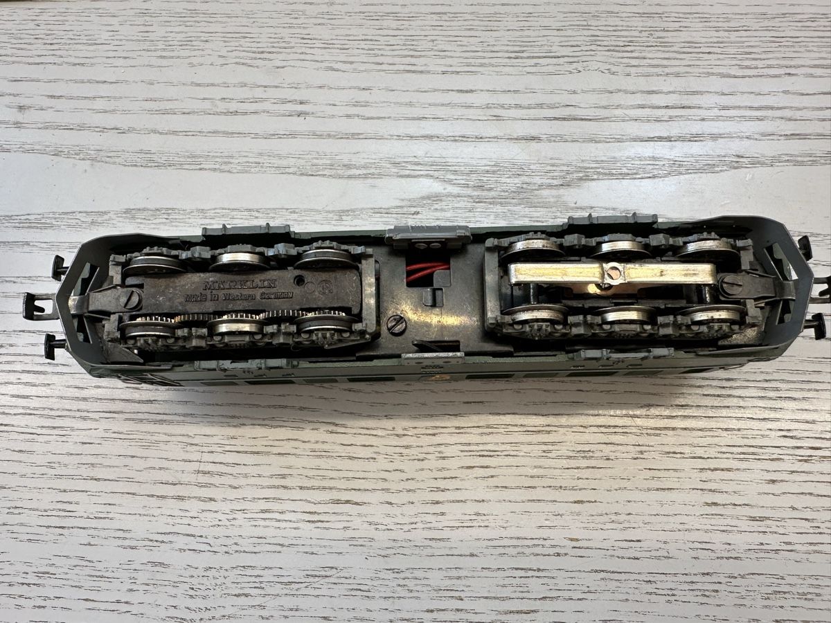 Märklin Modellini di ferrovie: Märklin 3050 SBB Ae 6/6 Bern – Usato da Lupsingen venduto da New-Haven 4