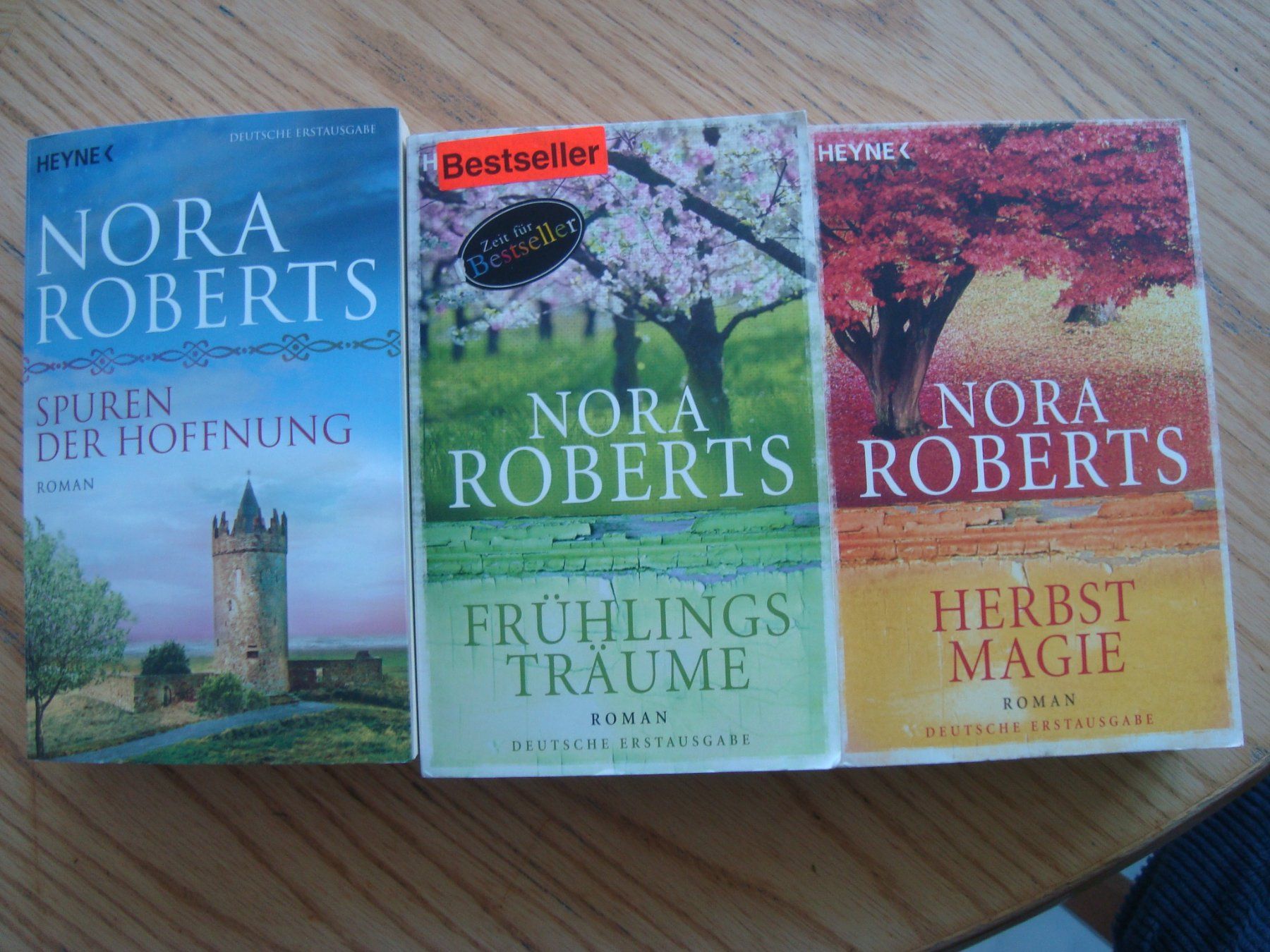 Bücher: Nora Roberts (3 Bücher) – Gebraucht aus Aesch LU von wysshan