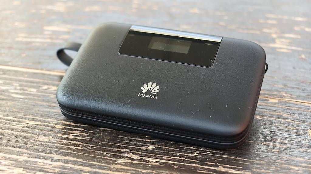 Modems & Routeurs: Huawei E5770 Mobile WLAN-Hotspot – D'occasion à Muttenz par pascalsteck