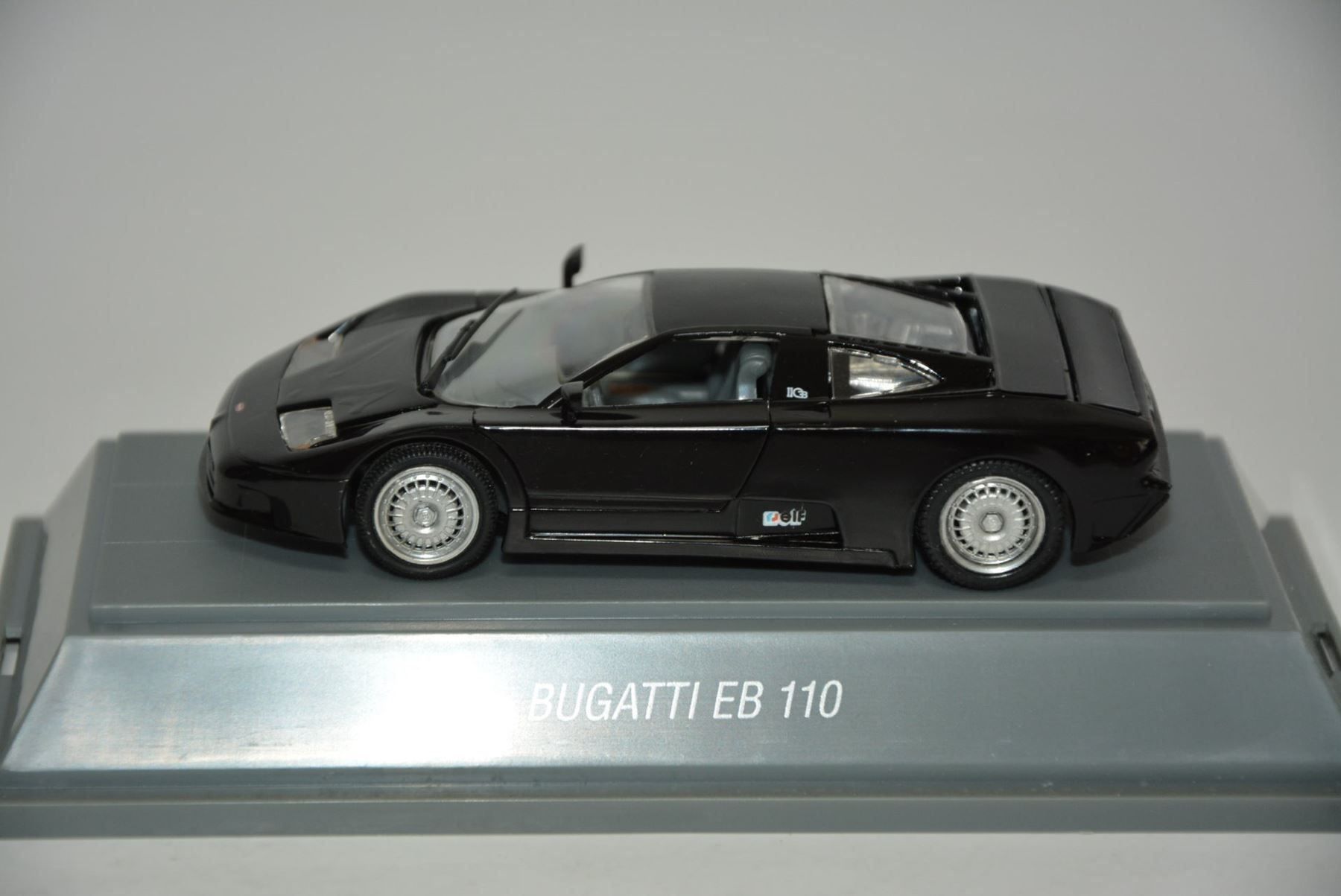 Bugatti Modellini d'auto: Bugatti EB 110  1994 ,  schwarz , Revell – Nuovo (secondo la descrizione) da Goldach venduto da Feivel9 1