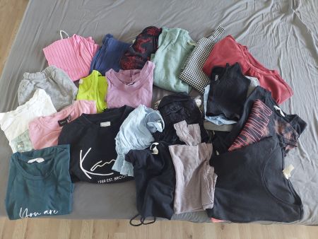 31 TEILIGES MARKENKLEIDERPAKET GR. XS