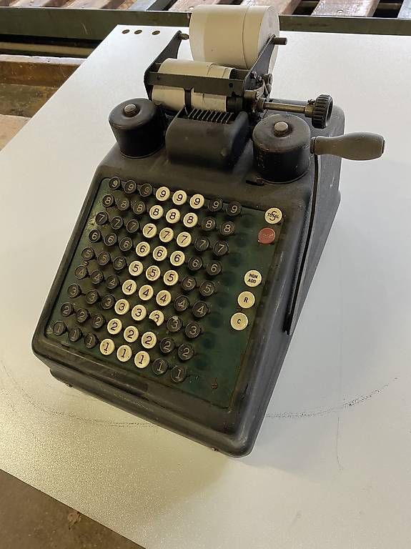 Calculatrices: Machine à calculer mécanique – D'occasion à Les Vieux-Prés par PX132 4
