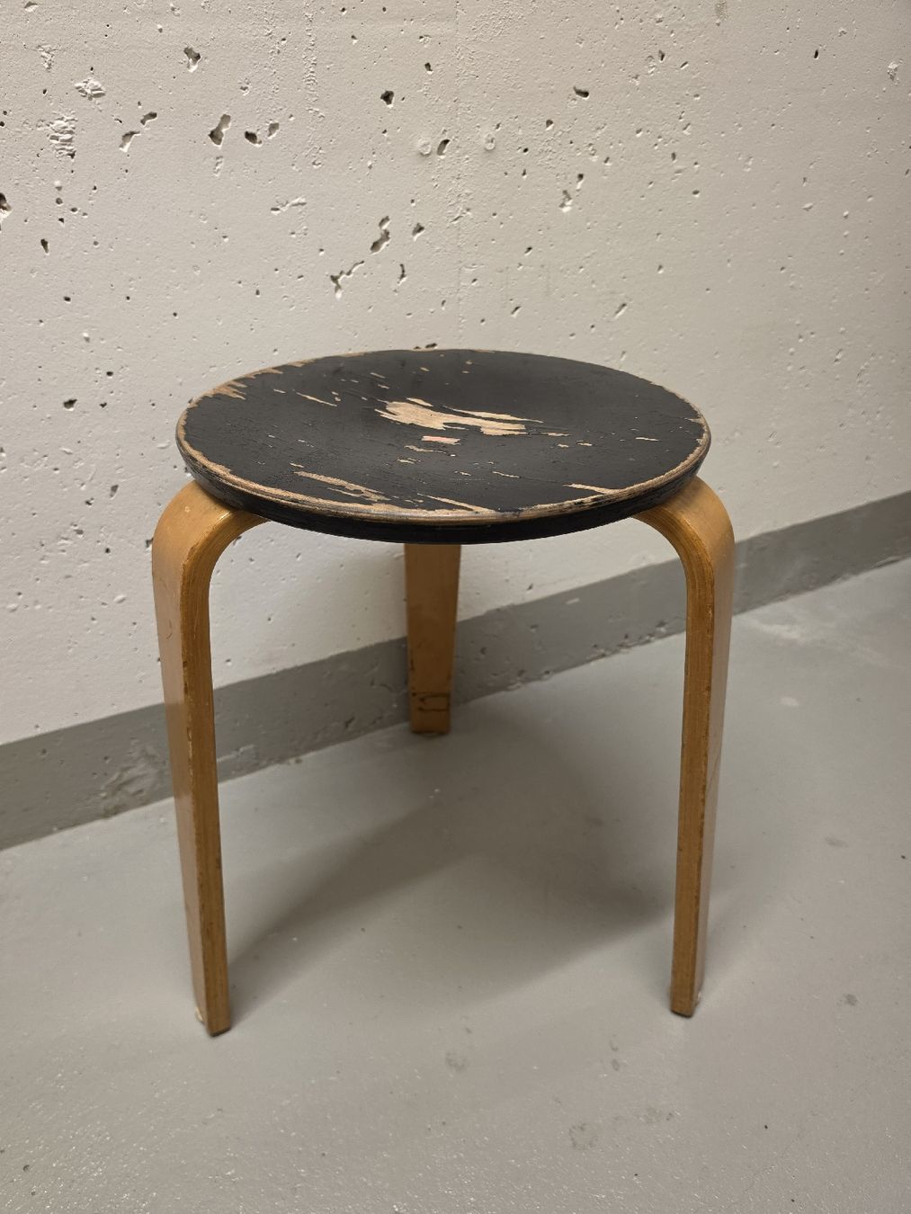 Horgen Glarus Sgabelli: Hocker Horgenglarus von Hans Bellmann – Usato da Fällanden venduto da pf2284