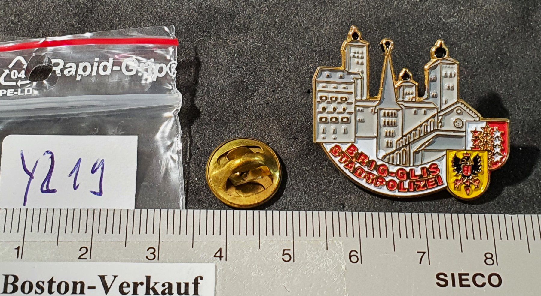 Placchette & Badge: Y219 - Pin Stadtpolizei Brig - Glis Wallis – Usato da Reinach BL venduto da Boston-Verkauf 1