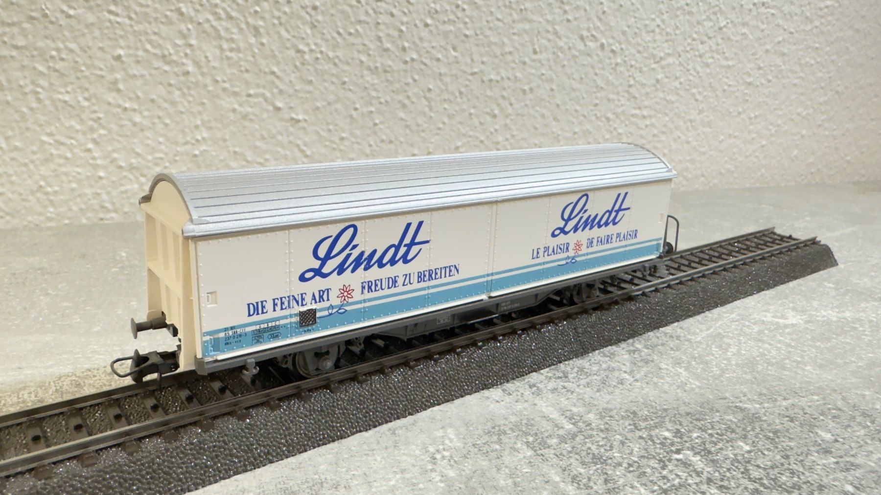 Roco Modellini di ferrovie: Roco Lindt Güterwagen H0 / AC – Usato da Windlach venduto da Kelebra 2
