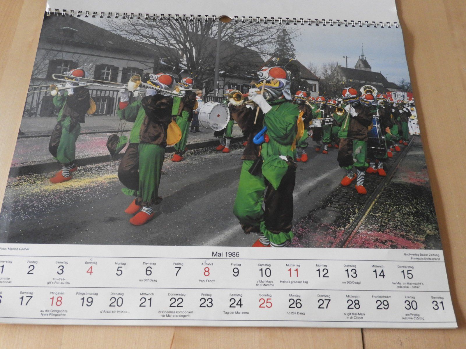 Calendari: FASNACHTSKALENDER 1986, 12 BILDER ,  75 JOHR AM STÄGGE, – Usato da Ettingen venduto da troll-mutter 3