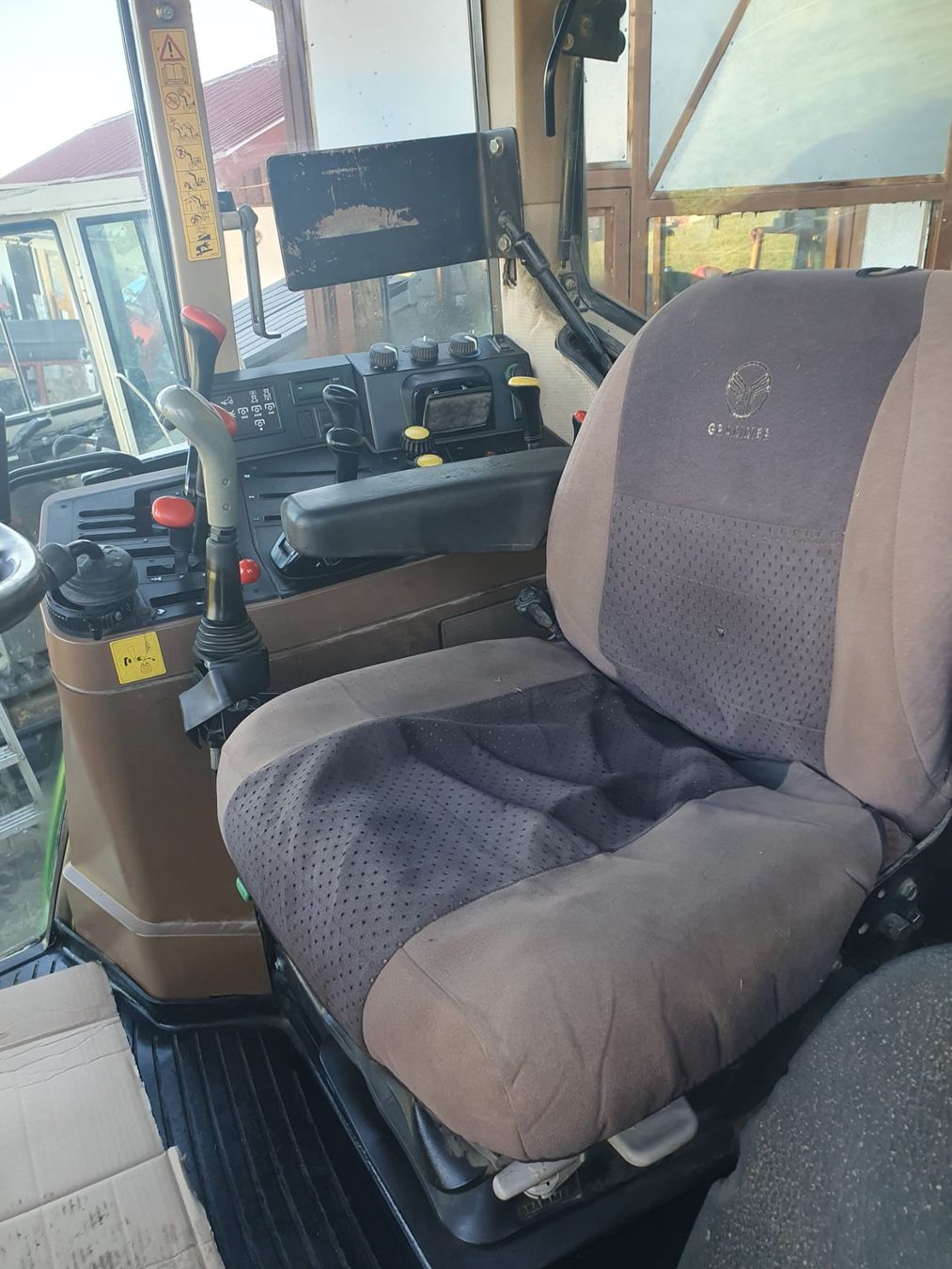 John Deere Trattori: John Deere 6900 – Usato da Leuggern venduto da Seafarmer 3