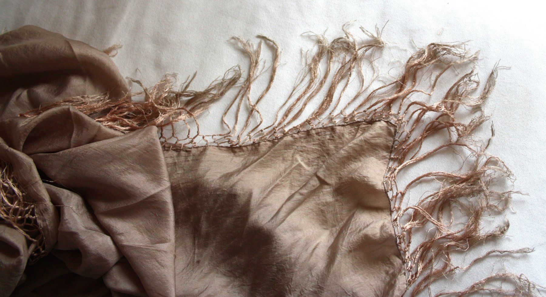 Foulard & Sciarpe: Schal Schultertuch Seide beige – Usato da Flüelen venduto da Diversicum-Vintage 5