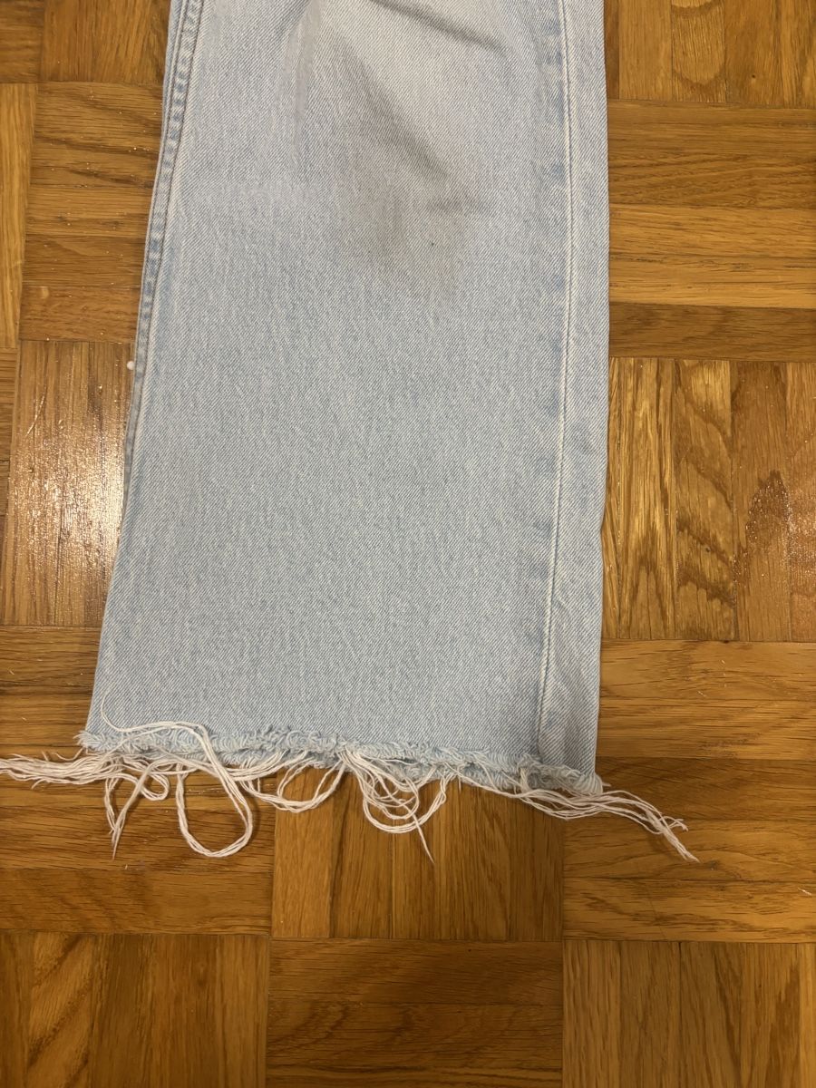 H&M Jeans: Hellblaue Jeans Gr. 36/38 mit Rissen H&M – Usato da Tann venduto da Dina.q 1