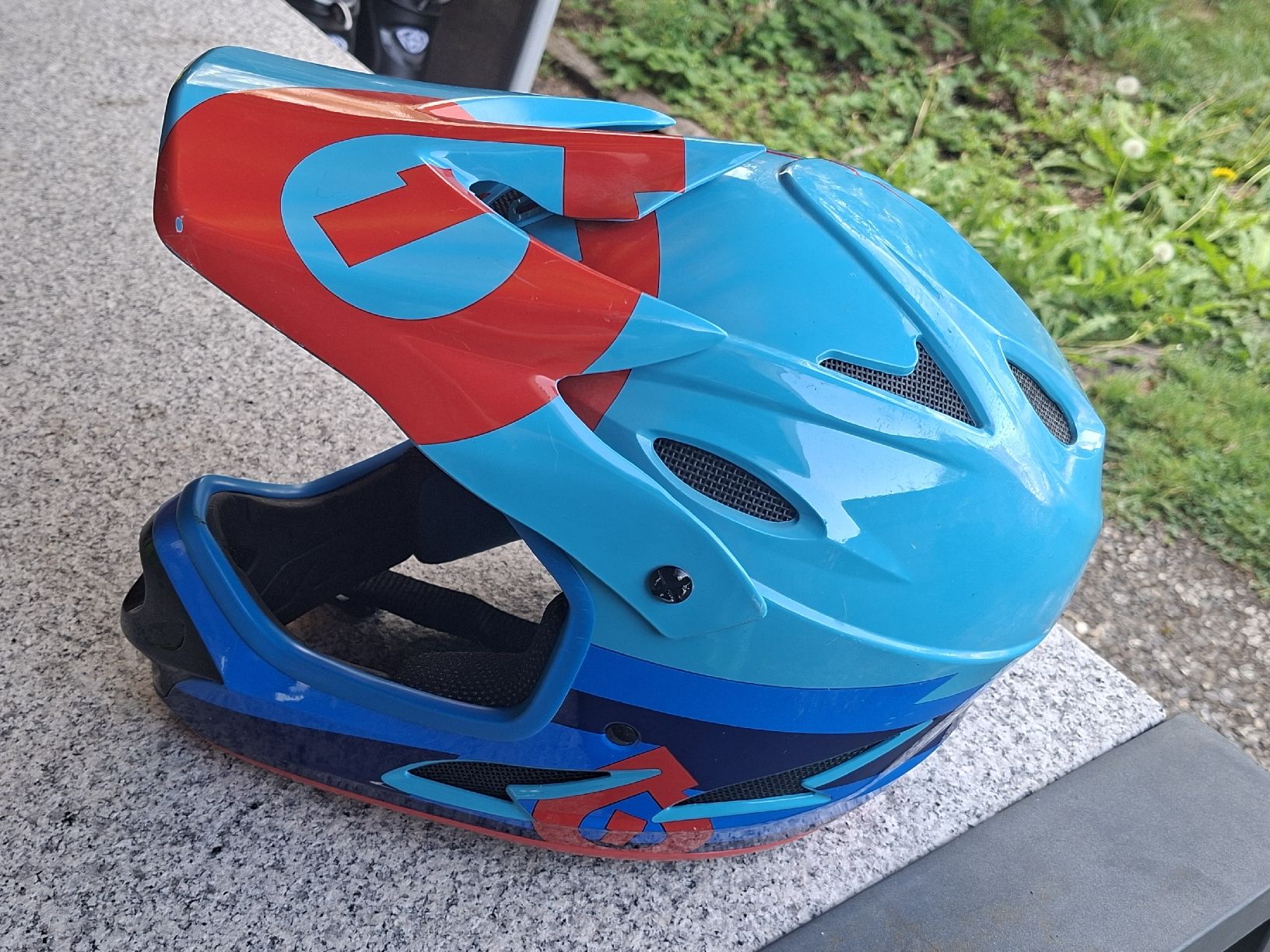 Helme: MTB Integralhelm.Gr.M – Gebraucht aus Sumiswald von Cicco02